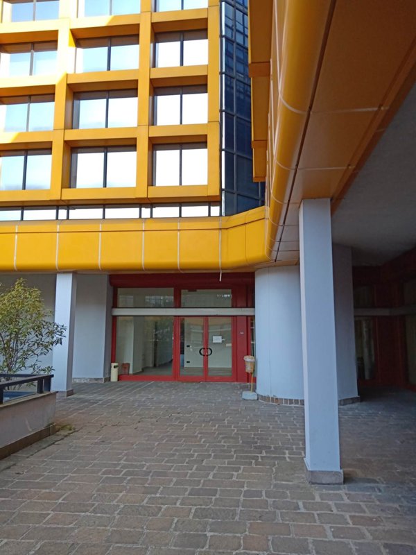 ufficio in vendita a Gallarate in zona Cascinetta