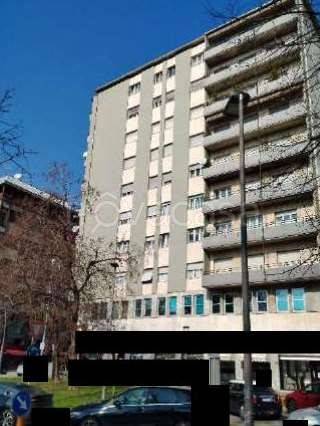 appartamento in vendita a Gallarate in zona Sciarè