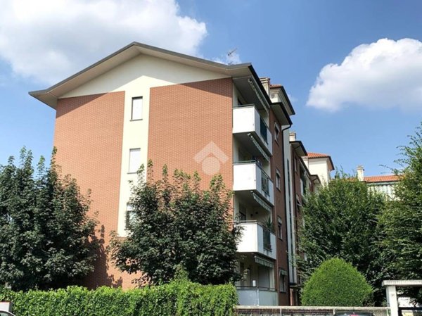 appartamento in vendita a Gallarate in zona Sciarè
