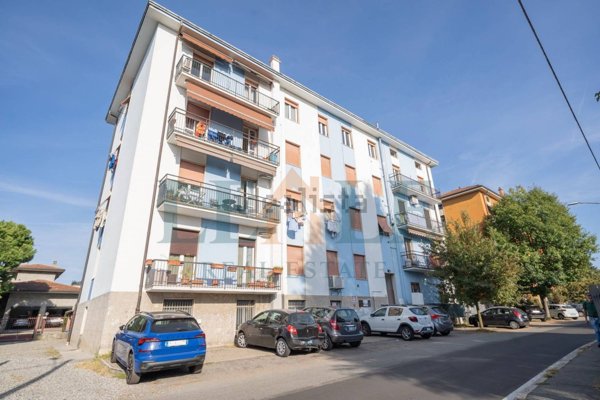 appartamento in vendita a Gallarate in zona Crenna