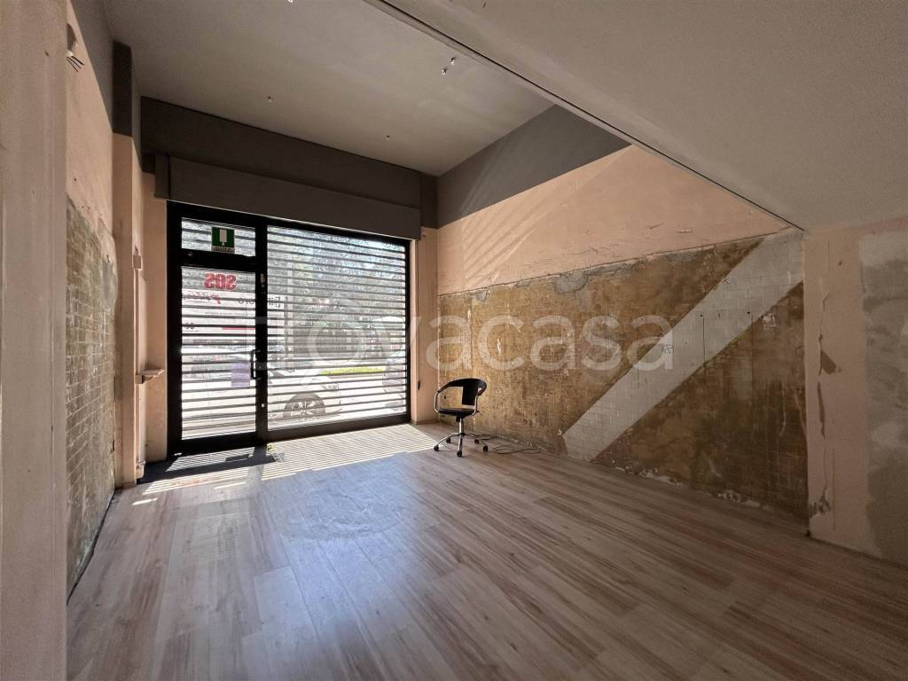 appartamento in vendita a Gallarate in zona Sciarè