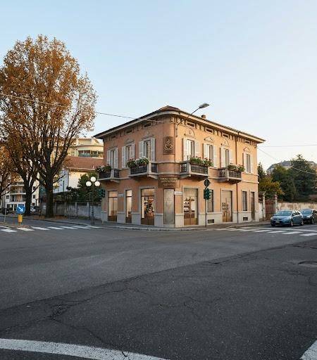 casa indipendente in vendita a Gallarate in zona Arnate