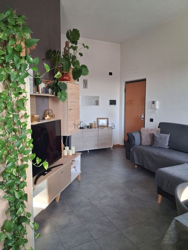 appartamento in vendita a Gallarate in zona Arnate