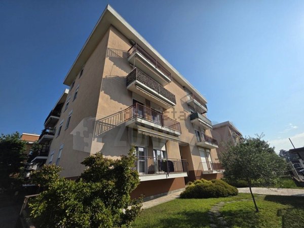 appartamento in vendita a Gallarate in zona Arnate