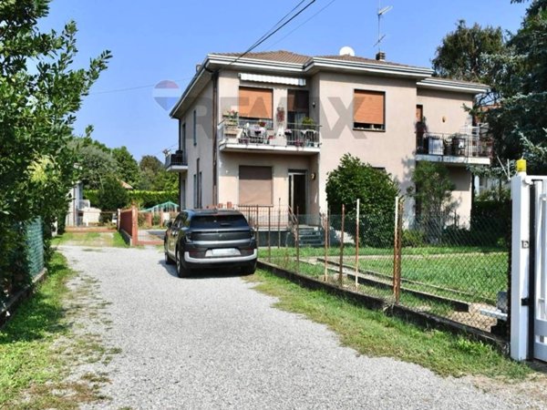 appartamento in vendita a Gallarate in zona Crenna
