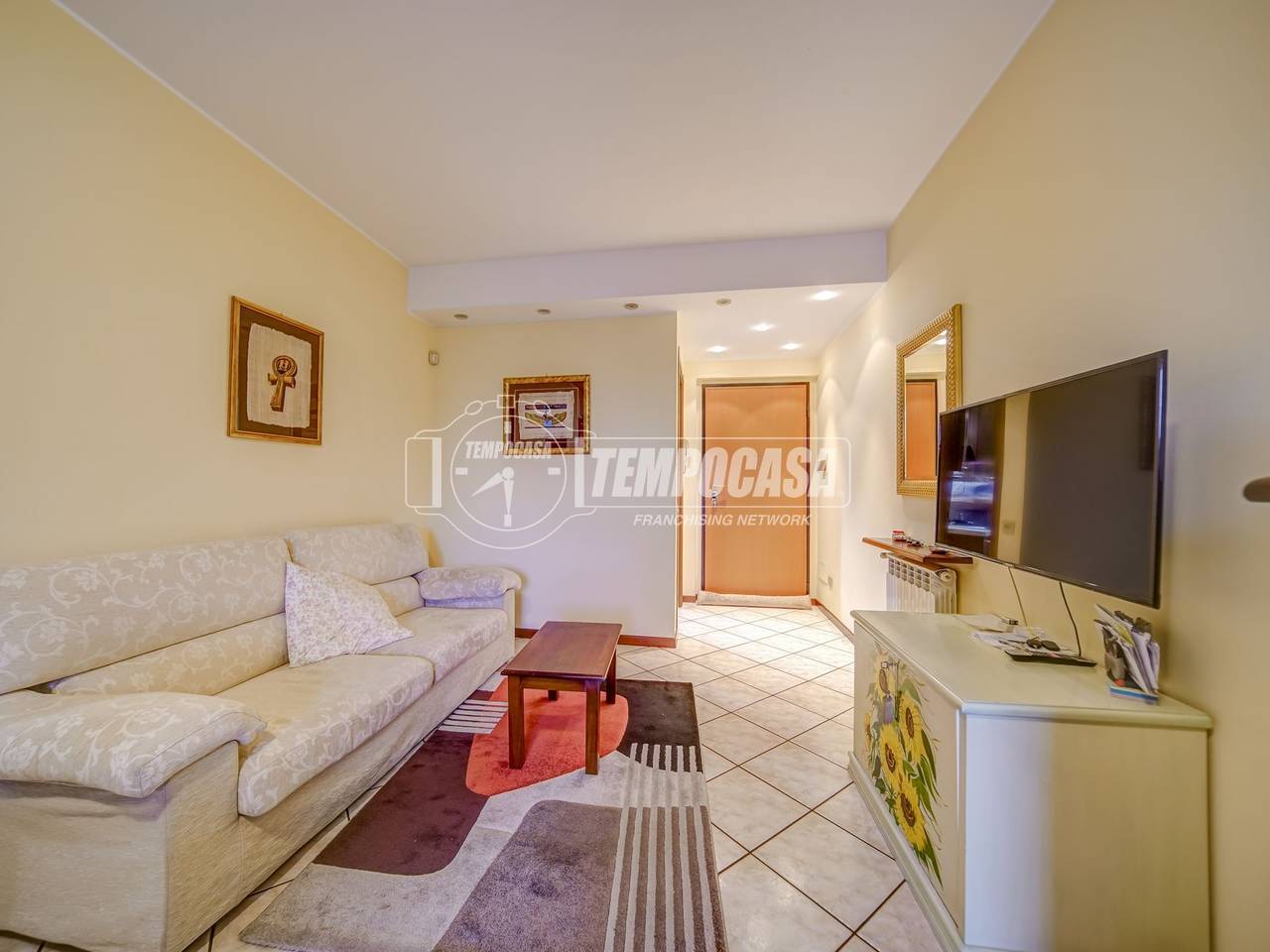 appartamento in vendita a Gallarate in zona Sciarè