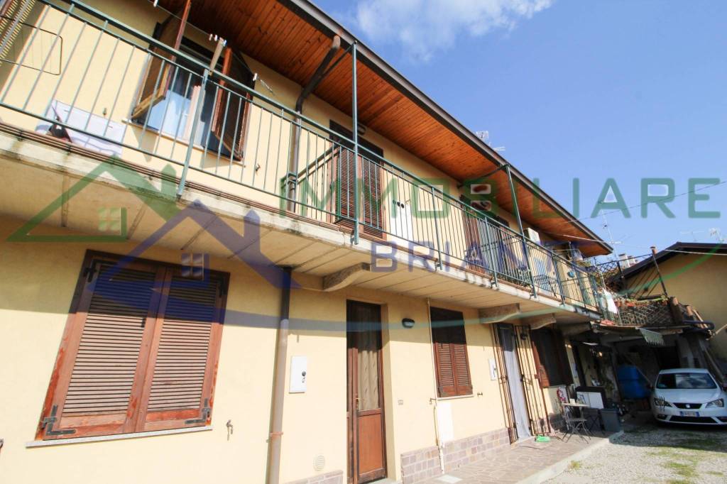 casa indipendente in vendita a Gallarate in zona Arnate