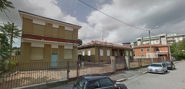 casa indipendente in vendita a Gallarate in zona Arnate