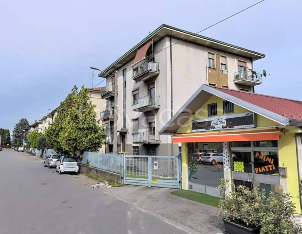 appartamento in vendita a Gallarate in zona Madonna in Campagna