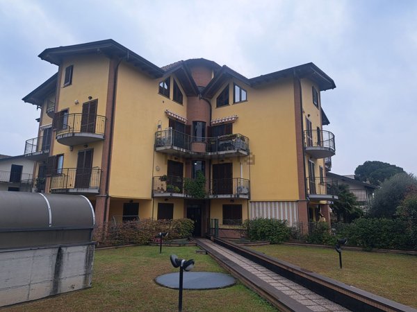 appartamento in vendita a Gallarate in zona Cascinetta