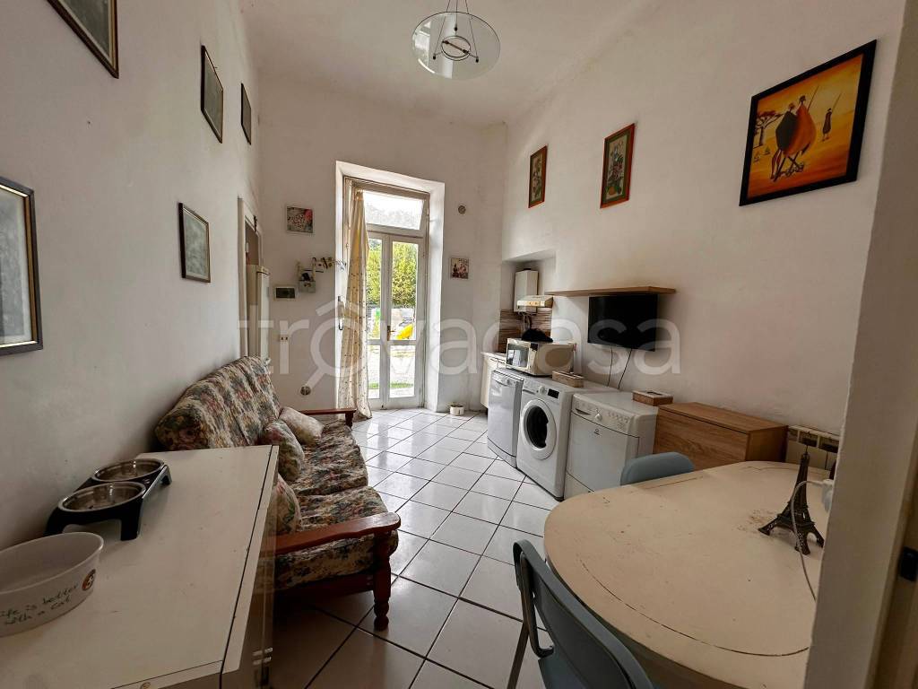 appartamento in vendita a Gallarate in zona Crenna