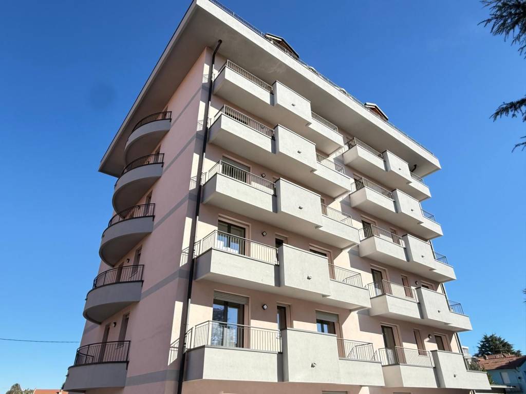 appartamento in vendita a Gallarate in zona Arnate