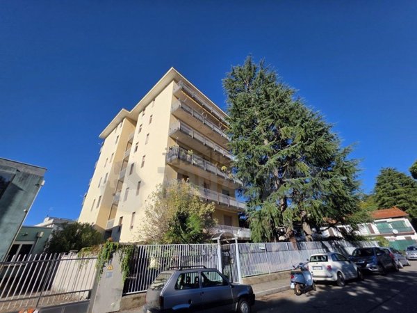 appartamento in vendita a Gallarate in zona Crenna