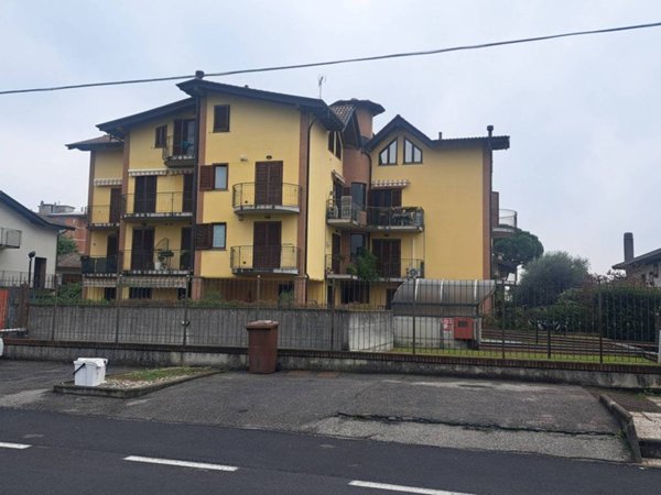 appartamento in vendita a Gallarate in zona Cascinetta
