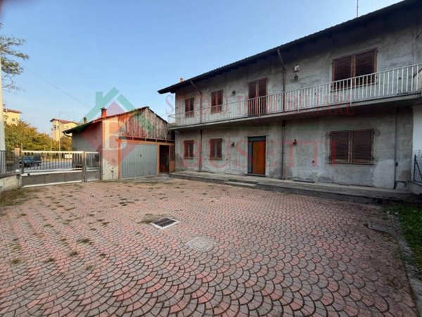 appartamento in vendita a Gallarate in zona Arnate