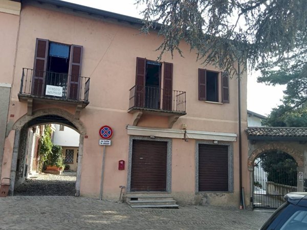 negozio in vendita a Galliate Lombardo
