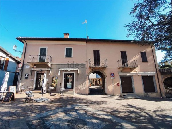 negozio in vendita a Galliate Lombardo