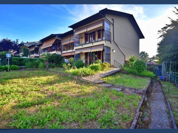 casa indipendente in vendita a Galliate Lombardo