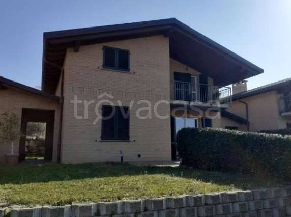 casa indipendente in vendita a Galliate Lombardo