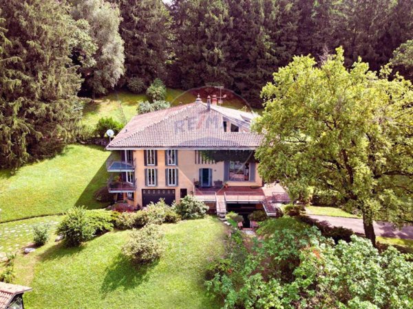 casa indipendente in vendita a Galliate Lombardo