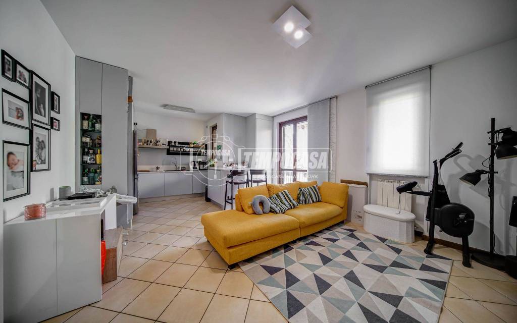 appartamento in vendita a Galliate Lombardo