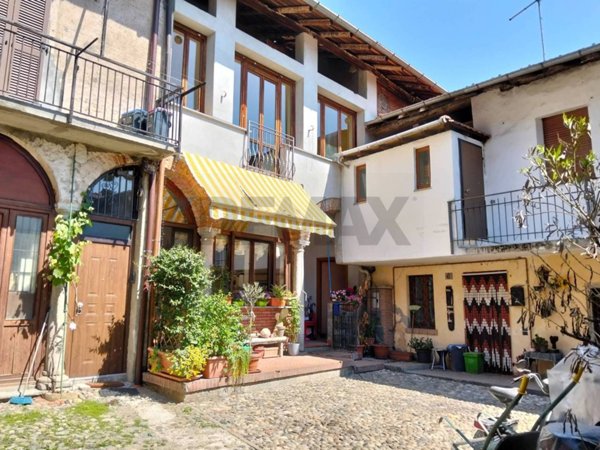 casa semindipendente in vendita a Galliate Lombardo
