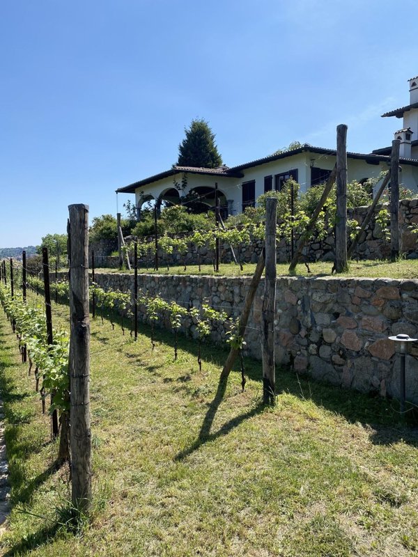 casa indipendente in vendita a Galliate Lombardo