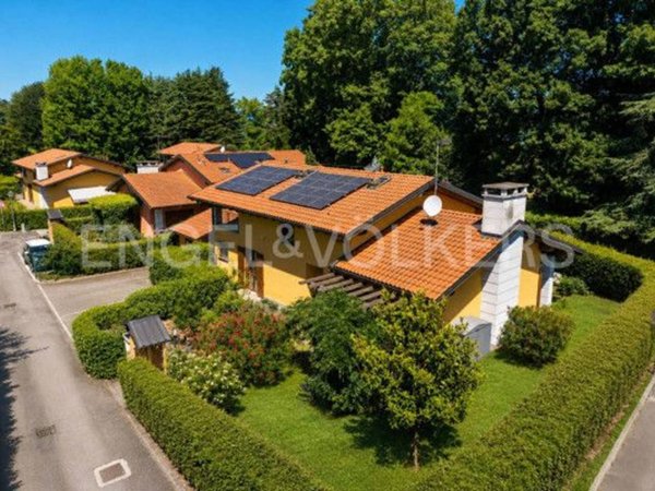 casa indipendente in vendita a Galliate Lombardo