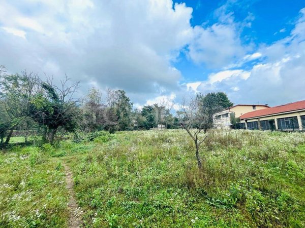 terreno edificabile in vendita a Gavirate in zona Voltorre