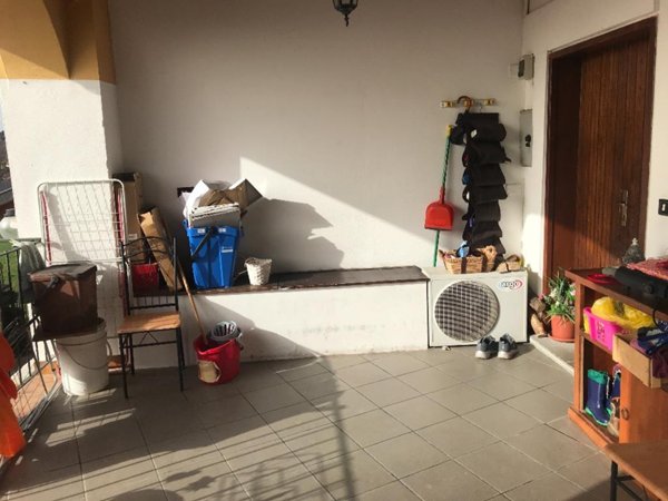 appartamento in vendita a Gavirate in zona Voltorre