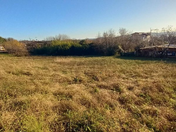 terreno edificabile in vendita a Gavirate in zona Voltorre