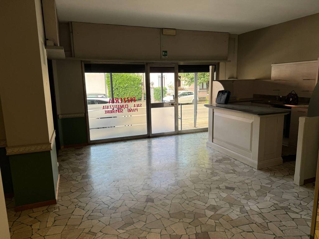 negozio in vendita a Gavirate