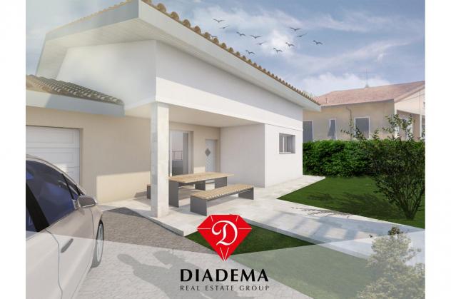 casa indipendente in vendita a Gavirate in zona Voltorre