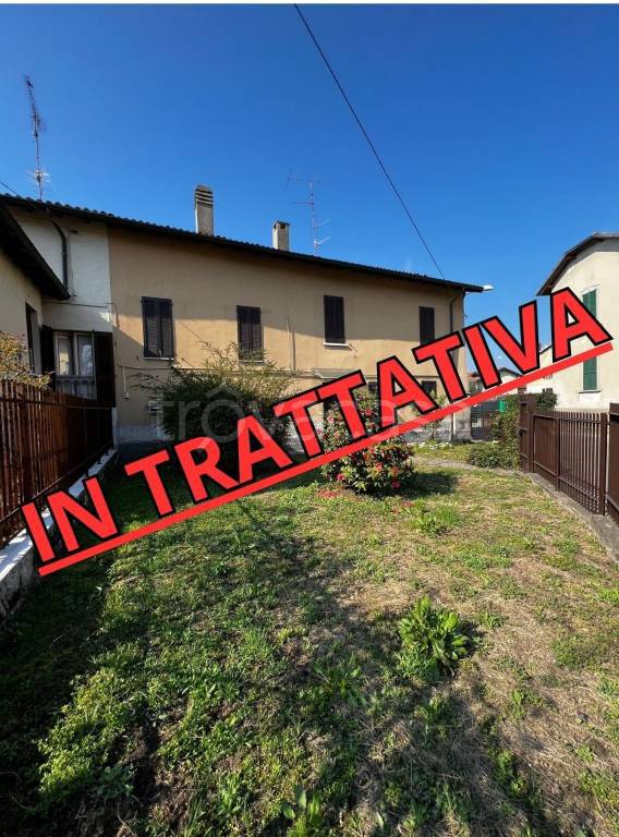 casa indipendente in vendita a Gavirate in zona Voltorre