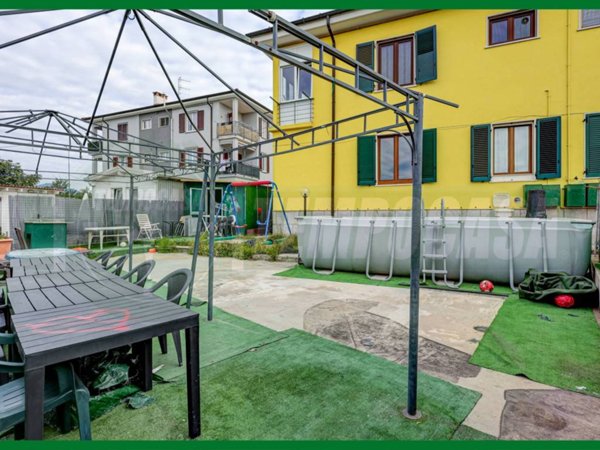 appartamento in vendita a Gavirate