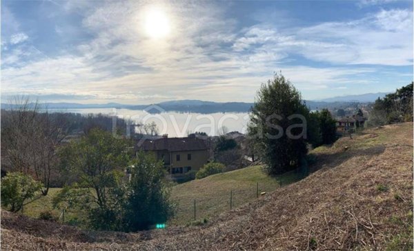 villa in vendita a Gavirate