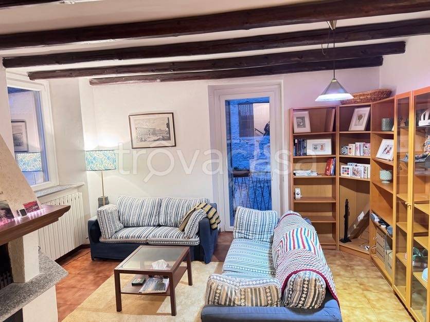 appartamento in vendita a Gavirate