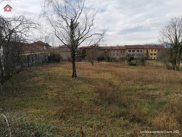 terreno edificabile in vendita a Gavirate in zona Voltorre