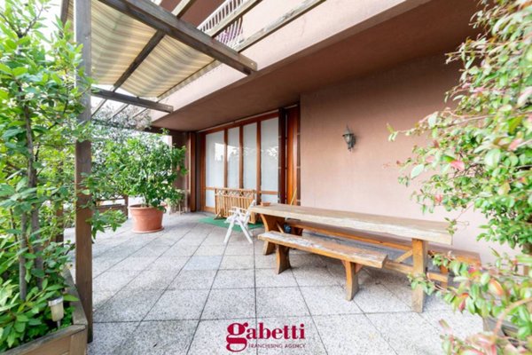 appartamento in vendita a Gavirate