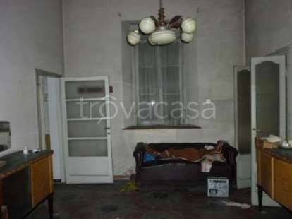 casa indipendente in vendita a Gavirate