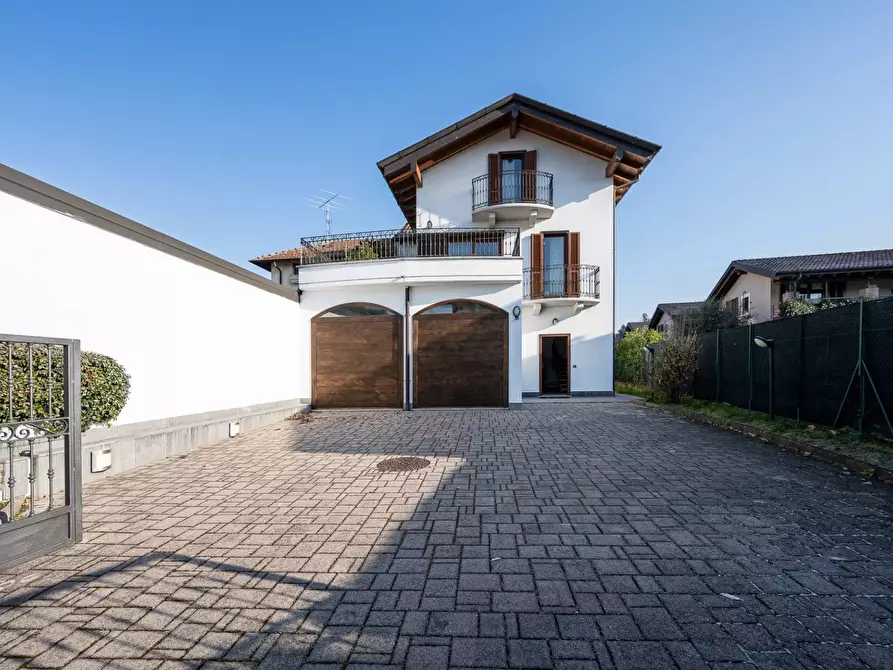 casa indipendente in vendita a Gavirate in zona Voltorre