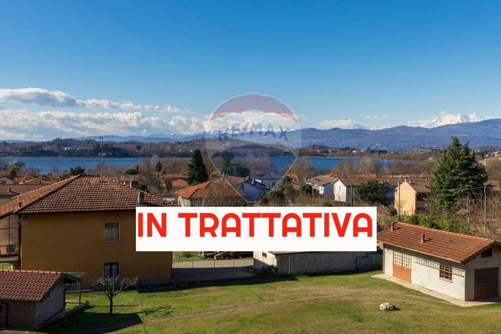 appartamento in vendita a Gavirate