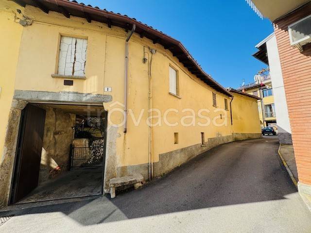 appartamento in vendita a Gavirate