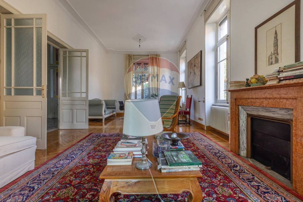 casa indipendente in vendita a Gavirate