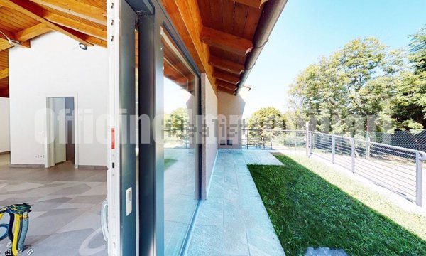 casa indipendente in vendita a Gavirate