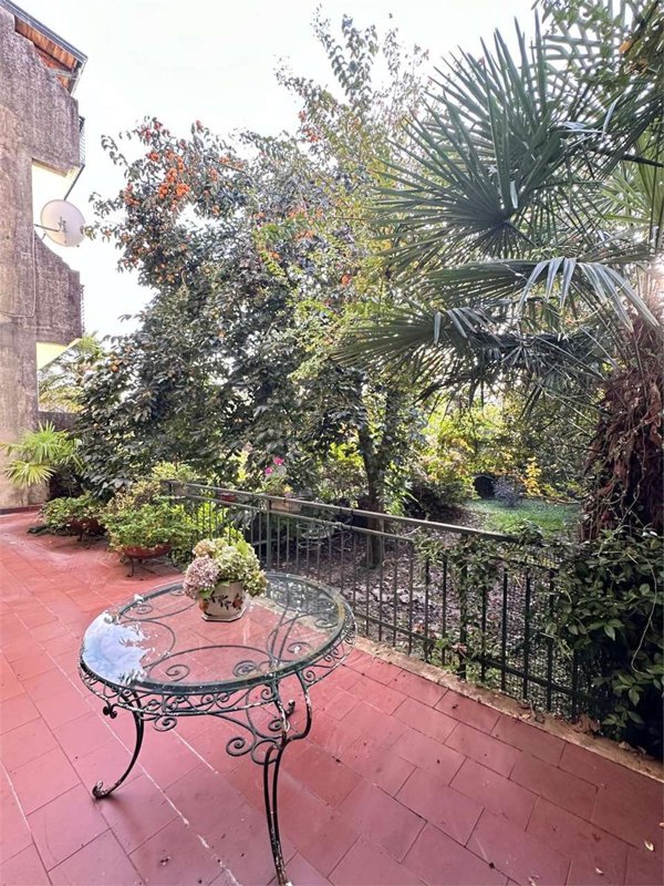 casa indipendente in vendita a Gavirate