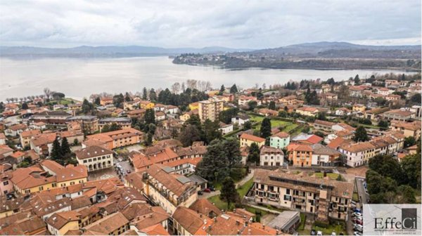 appartamento in vendita a Gavirate