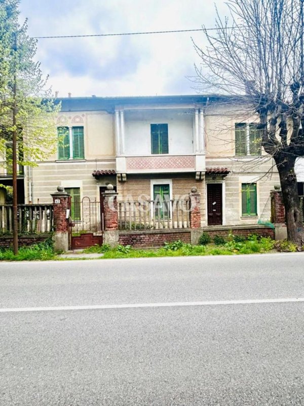 casa semindipendente in vendita a Gavirate