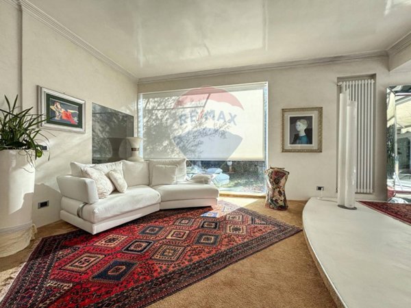 casa indipendente in vendita a Gavirate