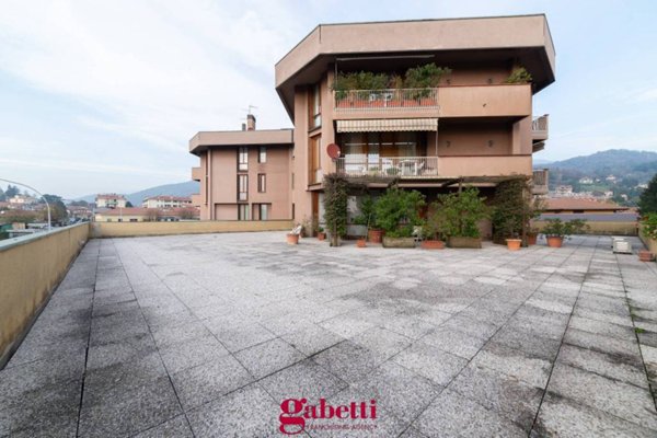 appartamento in vendita a Gavirate